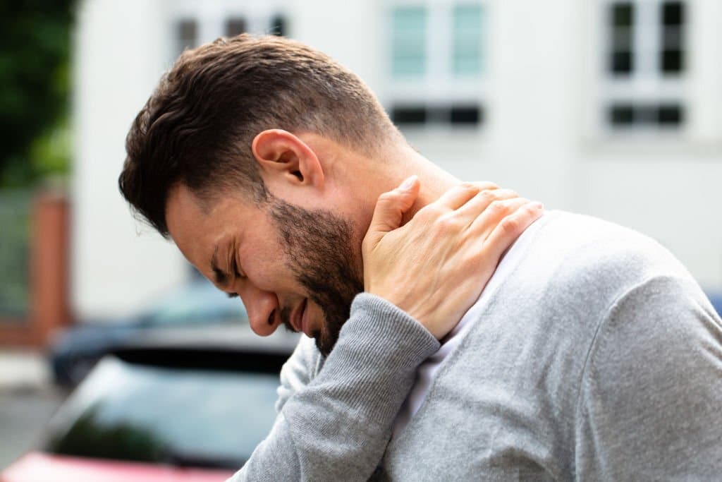 neck pain discomfort